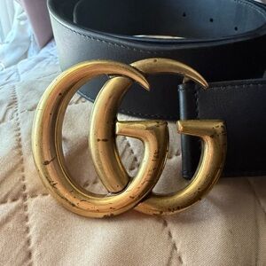Gucci Belt Marmont Black Leather Golden Buckle Classic GG size 105 EUC $460 1.5